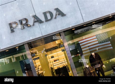 prada com usa